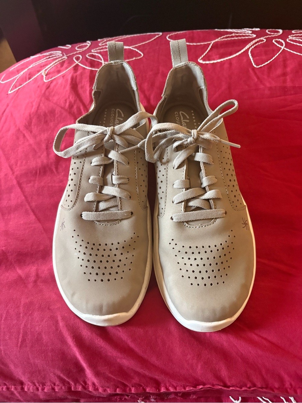 Clarks light green Lightweight Lace-Up Sneakers - Picture 2 of 5